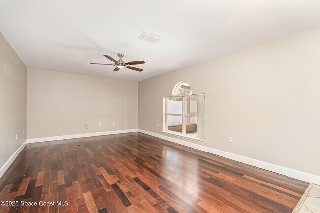 Building Photo - 5277 Mansford Pl