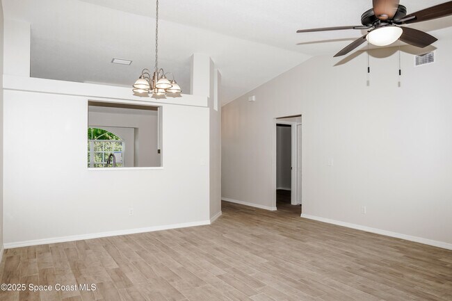Foto del edificio - 1722 Elmhurst Cir SE