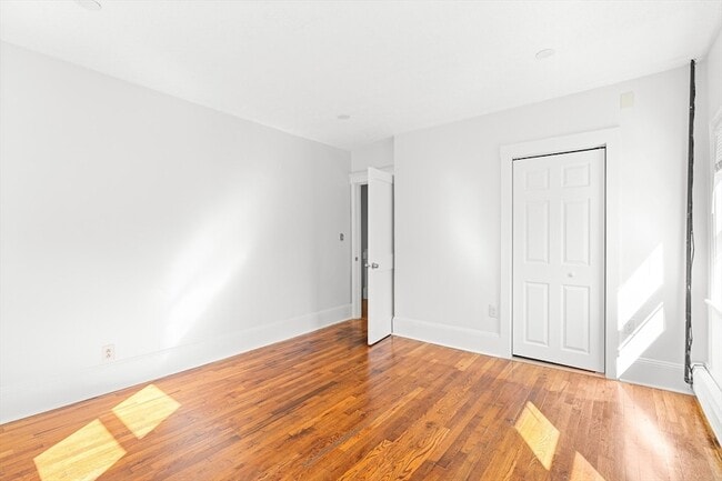 Building Photo - 43 Sargent Ave