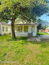 Building Photo - 1120 Weller Ave