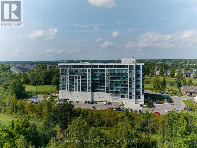 Photo du bâtiment - 7711-7711 Green Vista Gate