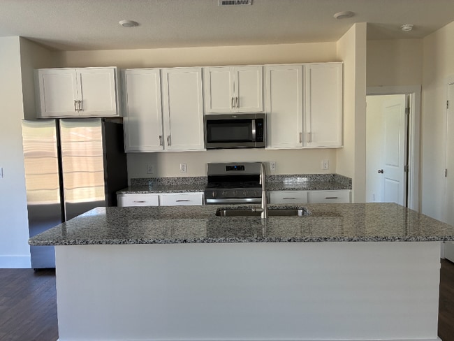 Building Photo - 218 Eclipse Ln