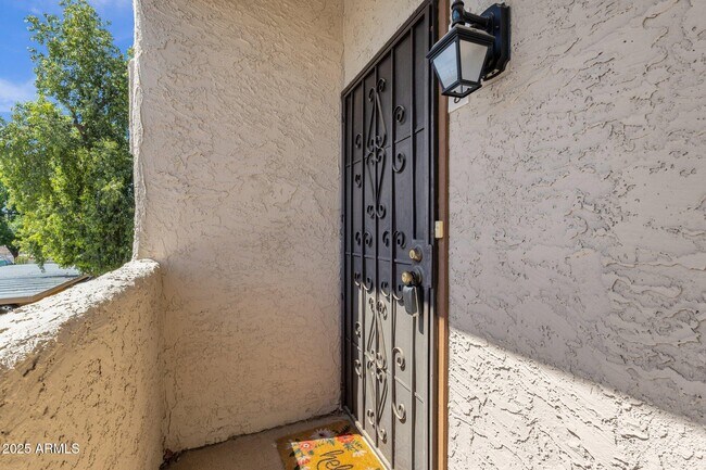 Foto del edificio - 4554 E Paradise Village Pkwy N