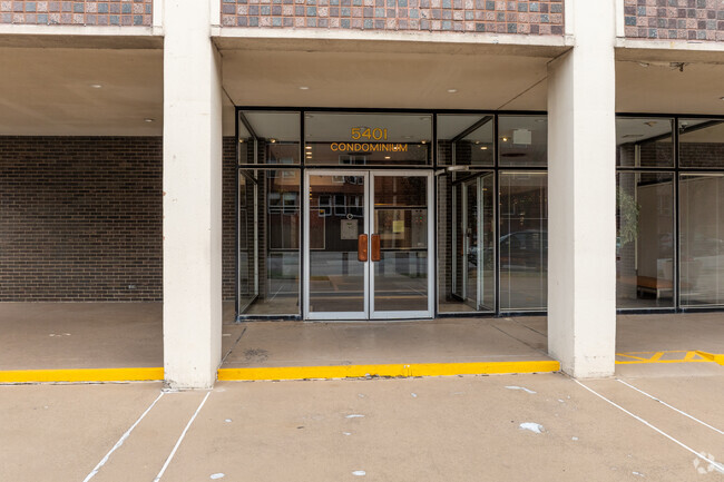 Entrance - Hyde Park Condominium