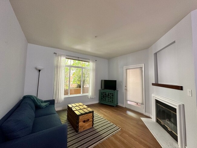 Foto del edificio - Beautiful Laurel Bay Condo Across from Balboa Park