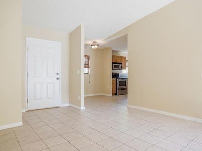 Building Photo - 302 W Paris St