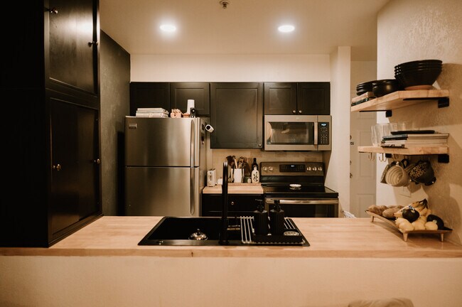 Building Photo - 444 S Kittredge St