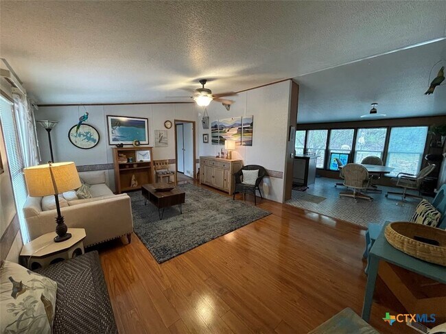 Building Photo - 1502 Canyon Trce