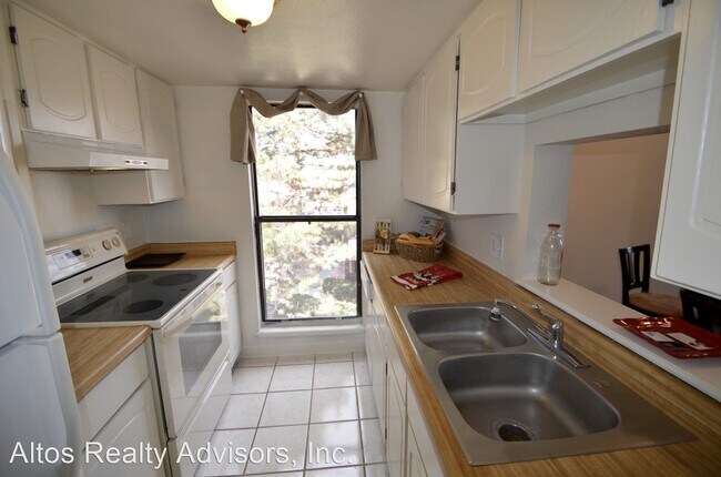 Building Photo - 1 br, 1 bath House - 9797 E Peakview Ave #C11