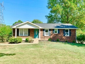 Building Photo - 2267 Wildwood Dr