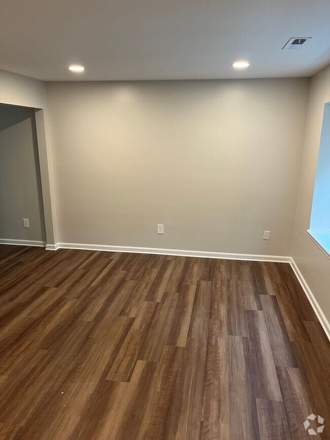 Building Photo - 1170 Pine Haven Ct
