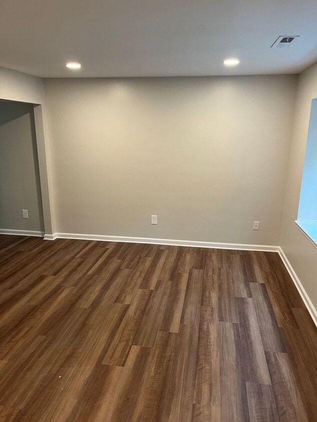 Fully Remodeled 2 Bedroom, 1.5 Bath Home - Fully Remodeled 2 Bedroom, 1.5 Bath Home