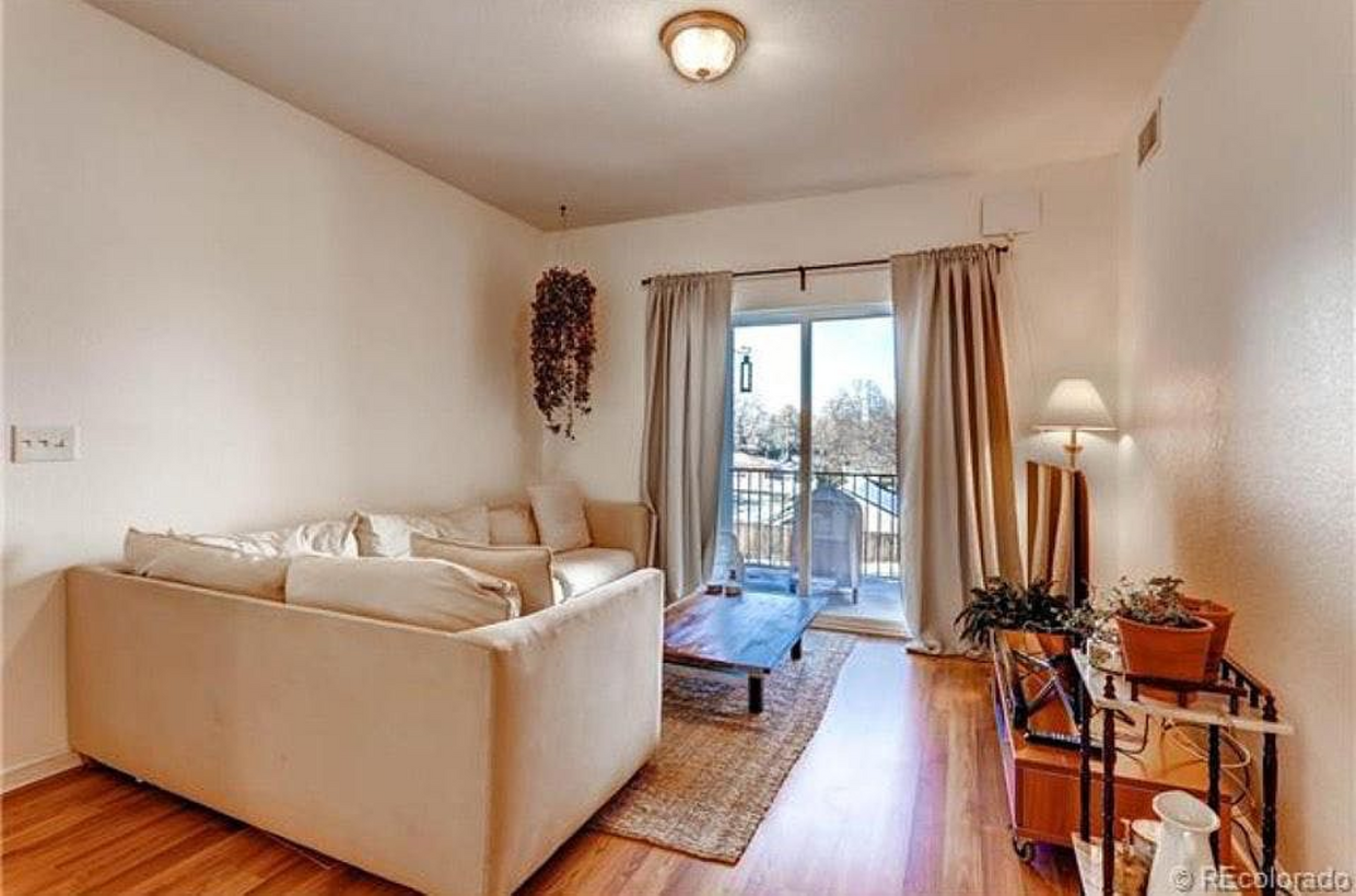 Foto principal - 5633 E Atlantic Pl
