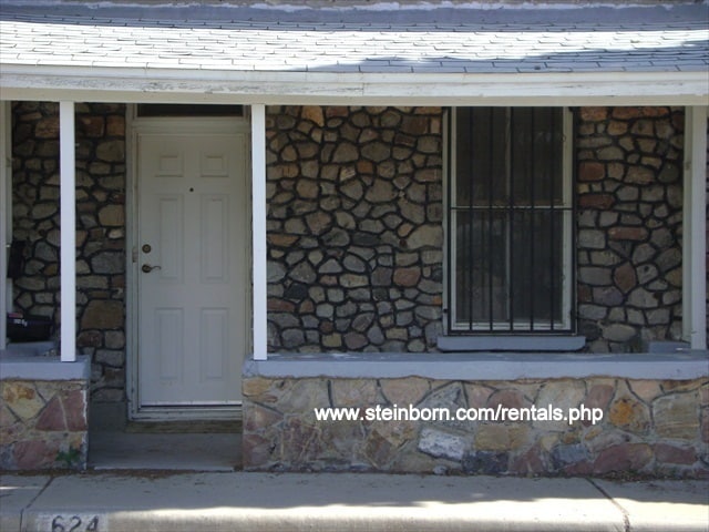 Building Photo - Nice Home in Historic Downtown with Shared...