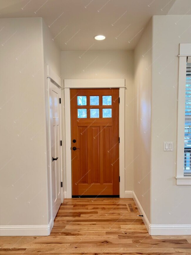 Foto del edificio - Northwest Crossing 3 BR Dream Craftsman - Centrally Located