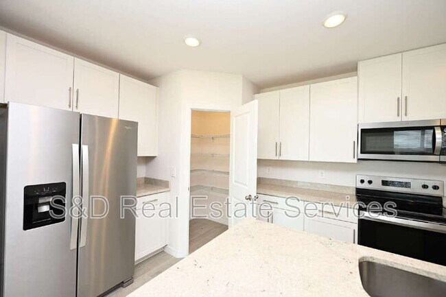Foto del edificio - 2106 Rosewood Dr