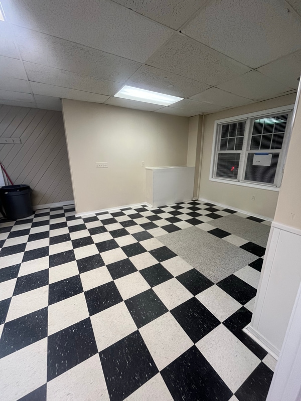 Building Photo - 762 Main St