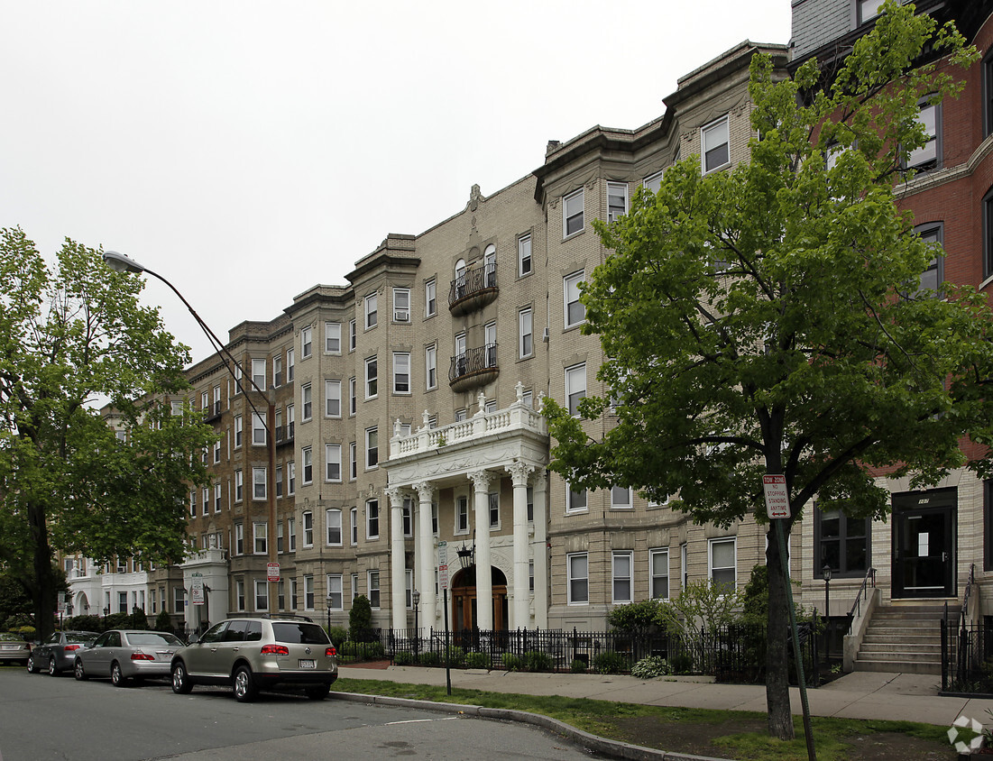 Primary Photo - 111 Park Dr