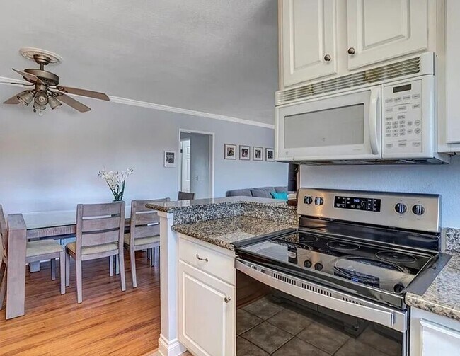 Building Photo - 2-Bed, 1.5-Bath Condo in Convenient El Cajon Location