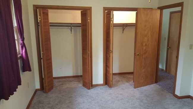 Foto del edificio - Updated 2 bd, 1.5 ba house, Parkade Sub., hardwoods, 5 min. from 70, fenced, avail now