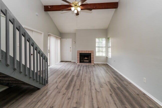 Building Photo - 200 Pecan Dr