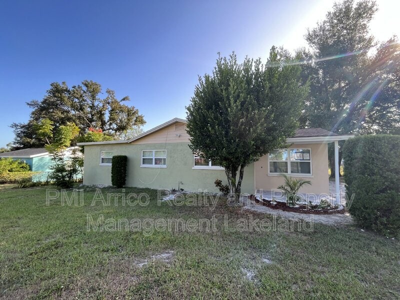 Foto principal - 1717 Bush Avenue
