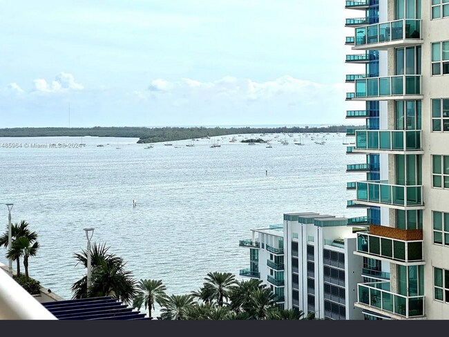 Building Photo - 1200 Brickell Bay Dr