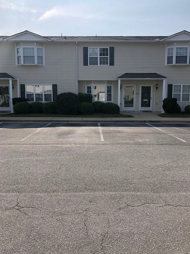 Front of Home - 2320 Vineyard Dr