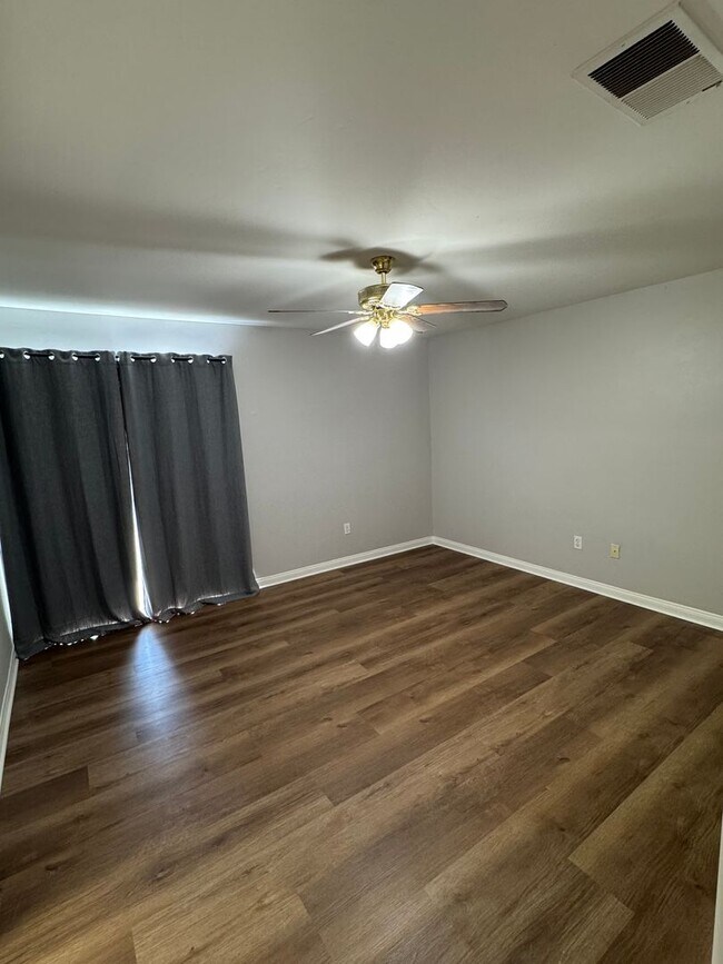 Building Photo - Southwest Dream Home