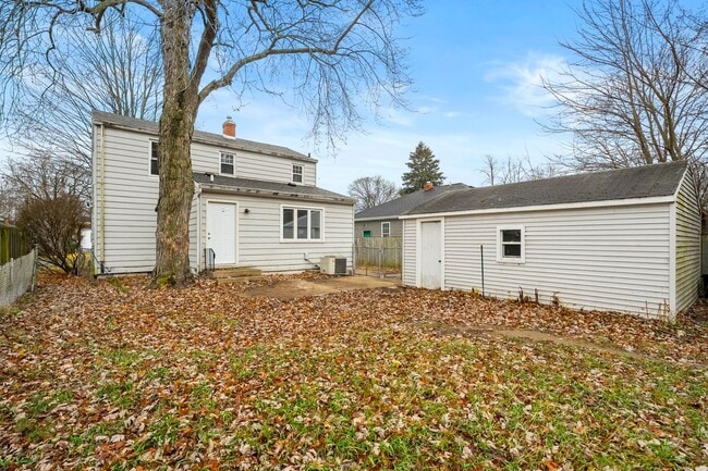 Foto del edificio - 423 Cornell Dr