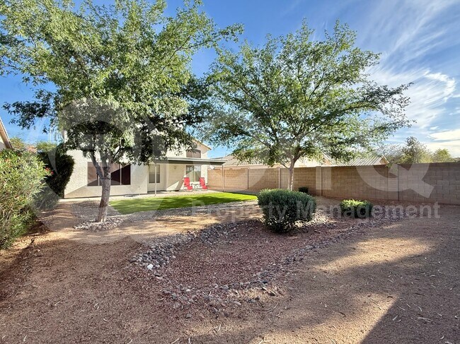 Foto del edificio - 4759 E Lavender Ln