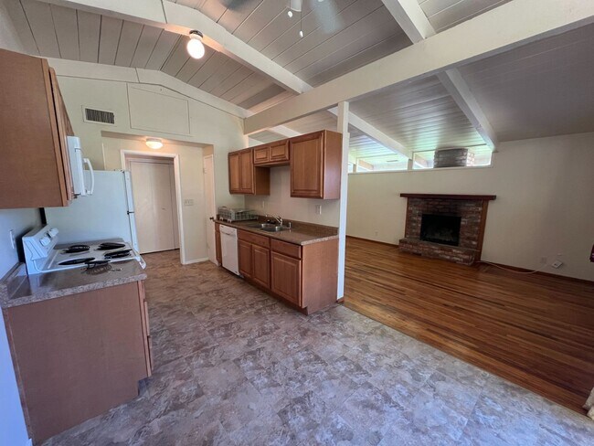 Building Photo - Cristwood Ct