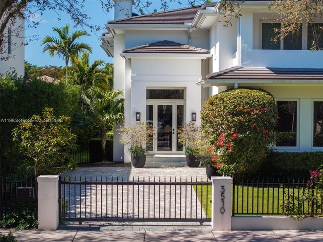 Foto del edificio - 3510 Segovia St