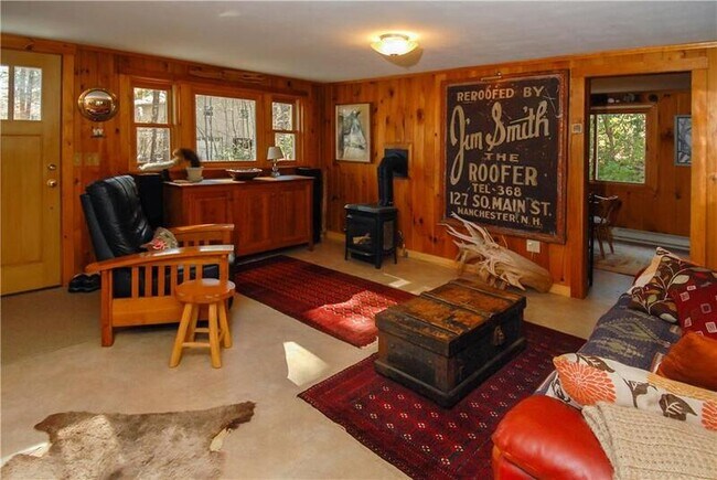 Foto del edificio - 114 Littlefield Rd