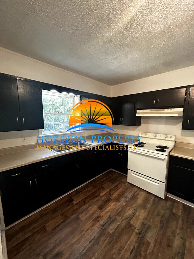 Foto del edificio - 2727 Clayton Dr NW