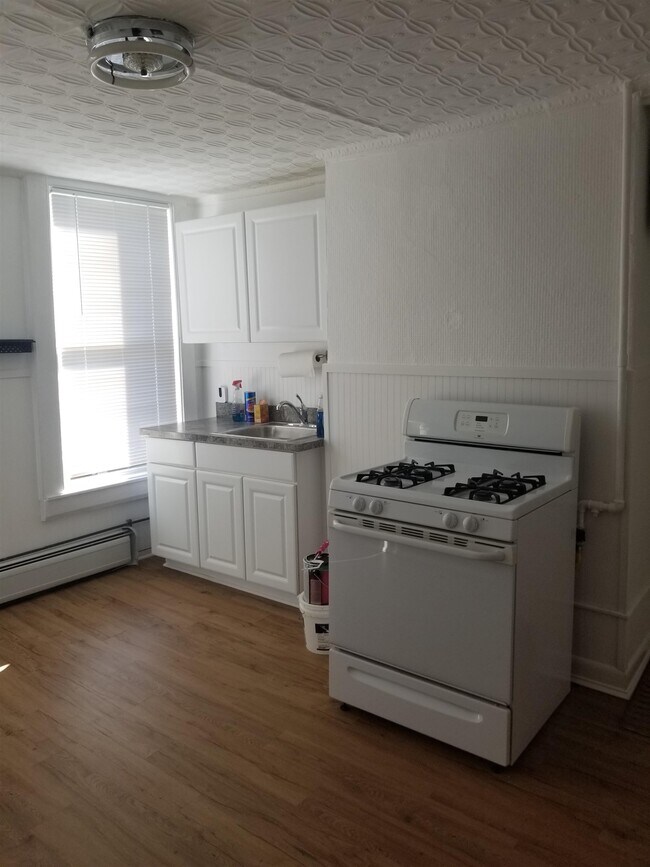 Building Photo - 78 Colgate St