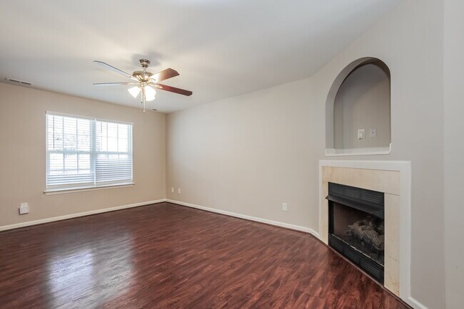 Foto del edificio - 1126 Larkspur Ln