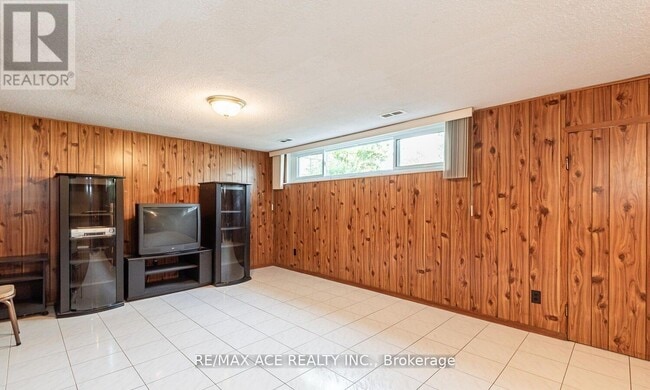 Building Photo - 12 Richome Ct