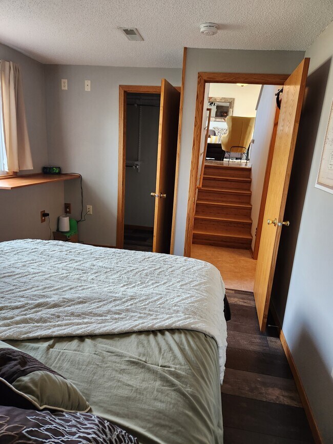 Foto del edificio - 2155 Meadow Ln
