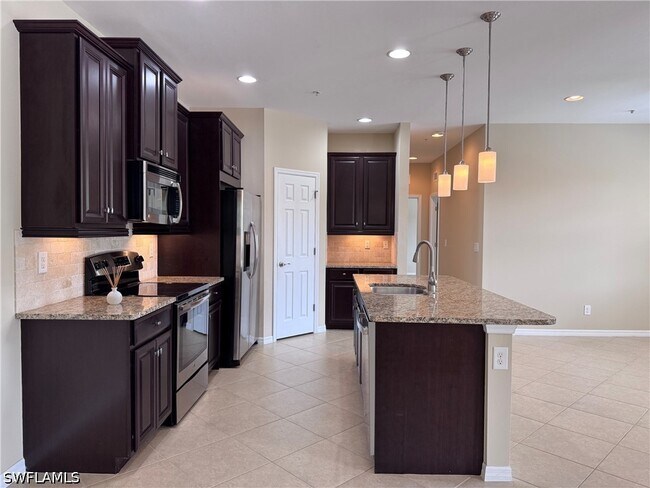 Building Photo - 8560 Evernia Ct