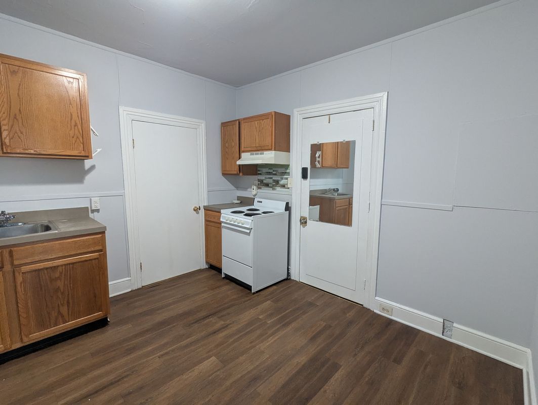 Foto principal - 263 E Chestnut St
