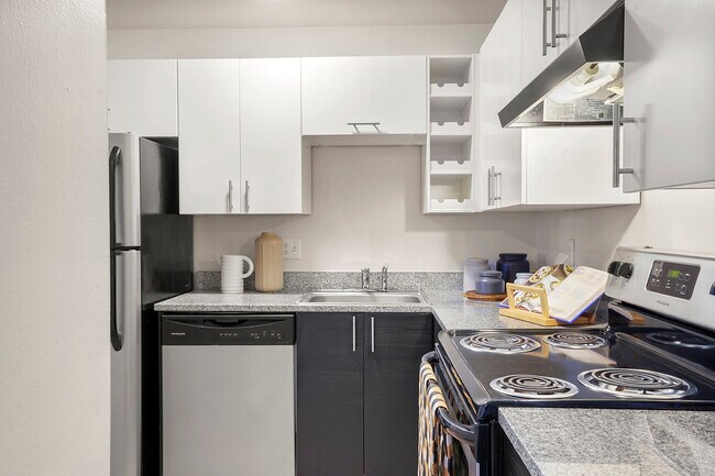 Building Photo - Mint Urban Infinity