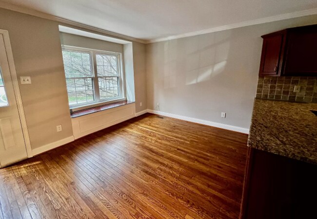 Building Photo - 3 Bedroom 2.5 Bath Townhouse in Woodlands ...