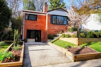 Building Photo - 3121 Homewood Pky