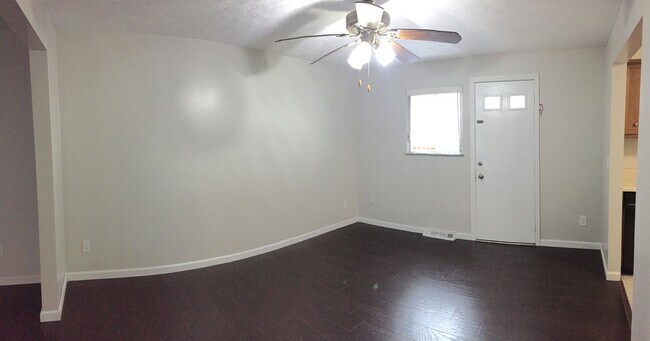 Building Photo - 3 Bedroom Shaler Townhouse