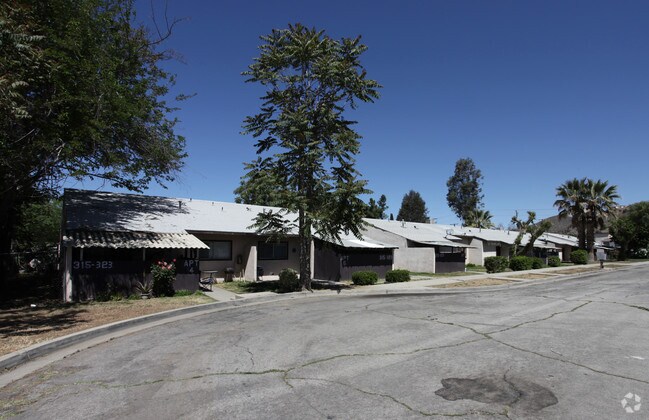 Building Photo - Rancho Laguna Apartments