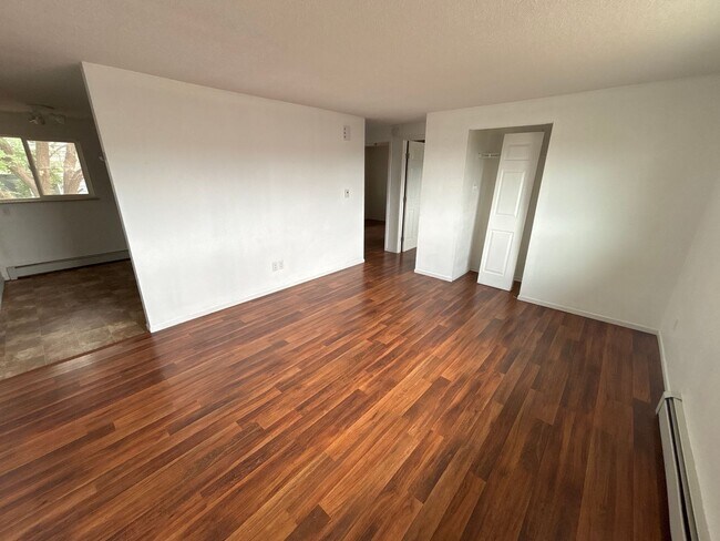 Foto del edificio - 4319 Lashelle Ave