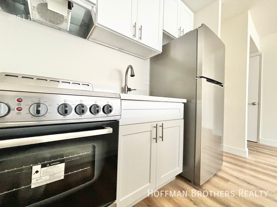 Foto principal - 1784 N. Sycamore Ave. Los Angeles, CA 90028