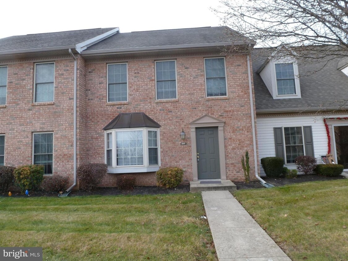 107 Melbourne Ln, Mechanicsburg, PA 17055 Townhouse for Rent in