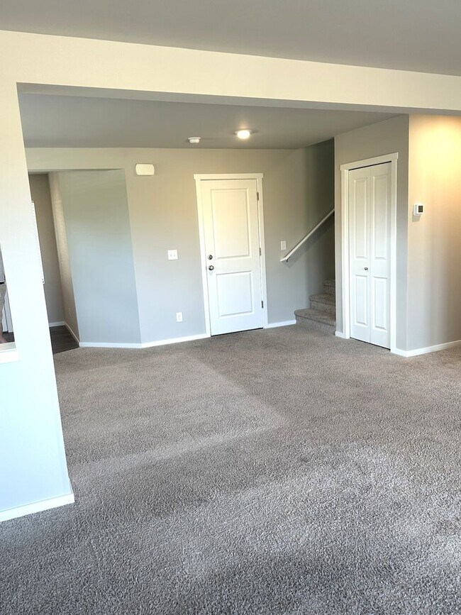 Foto del edificio - Puyallup - Beautiful 4 bedroom, 2.5 bath home! Available Now!